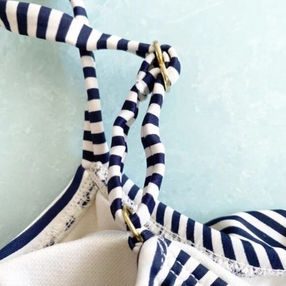 Xhilaration black and white striped bikini top M - Picture 5 of 7